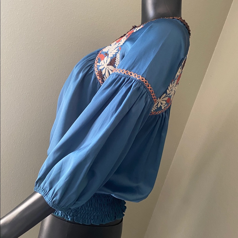 Hazel Blue Floral Embroidered Rodeo Festive Blouse NWoTs - Picture 7 of 13